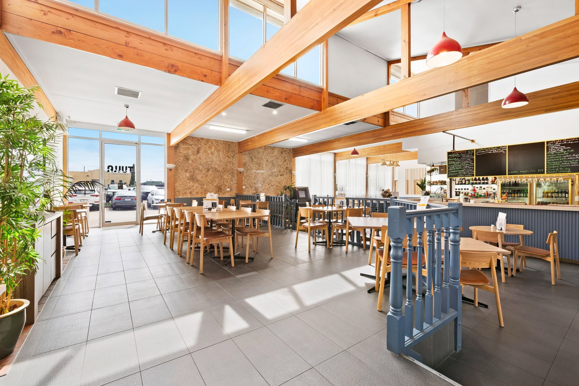 Ciloms Airport Lodge